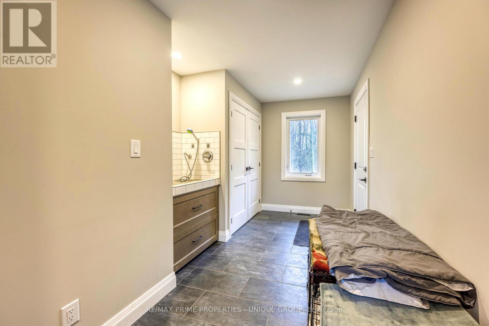 5168 Lakeshore Road, Plympton-Wyoming, Ontario  N0N 1J6 - Photo 28 - X12898270