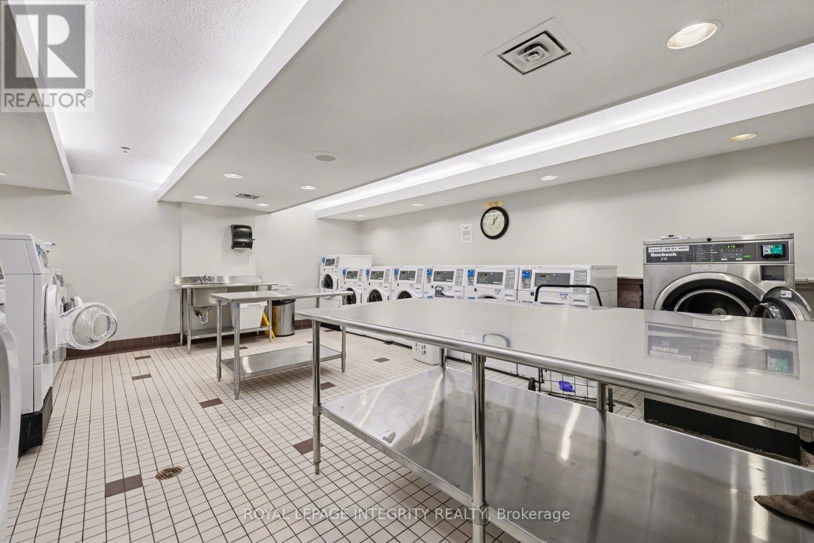 906 - 1081 Ambleside Drive, Ottawa, Ontario K2B 8C8 - Photo 33 - X12898268