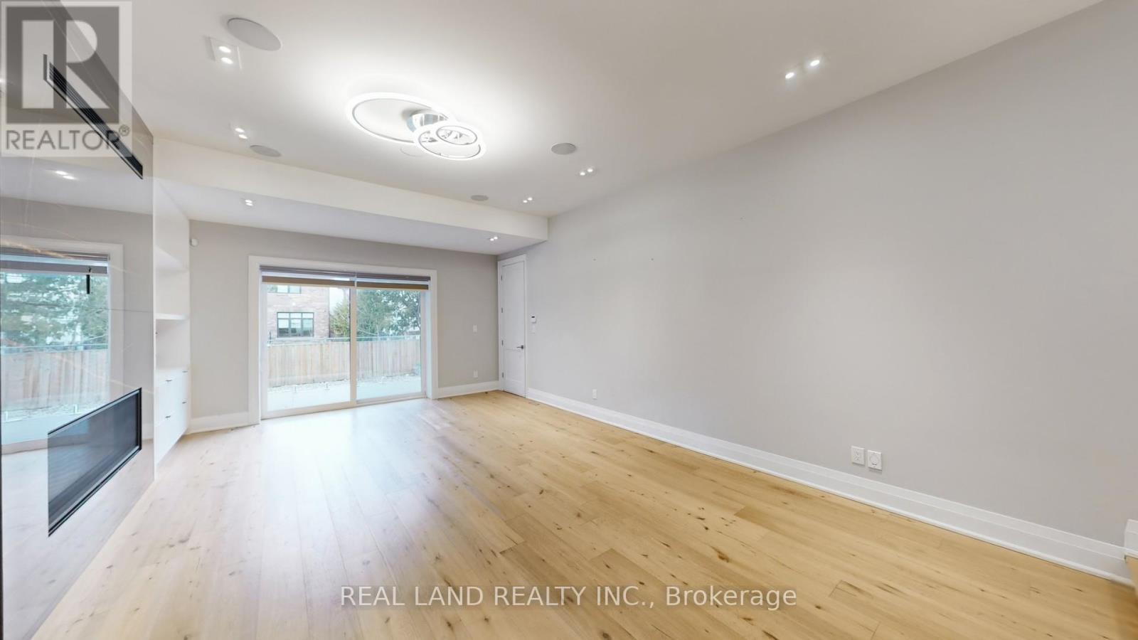 180 Goulding Avenue, Toronto, Ontario  M2R 2P4 - Photo 8 - C12898226