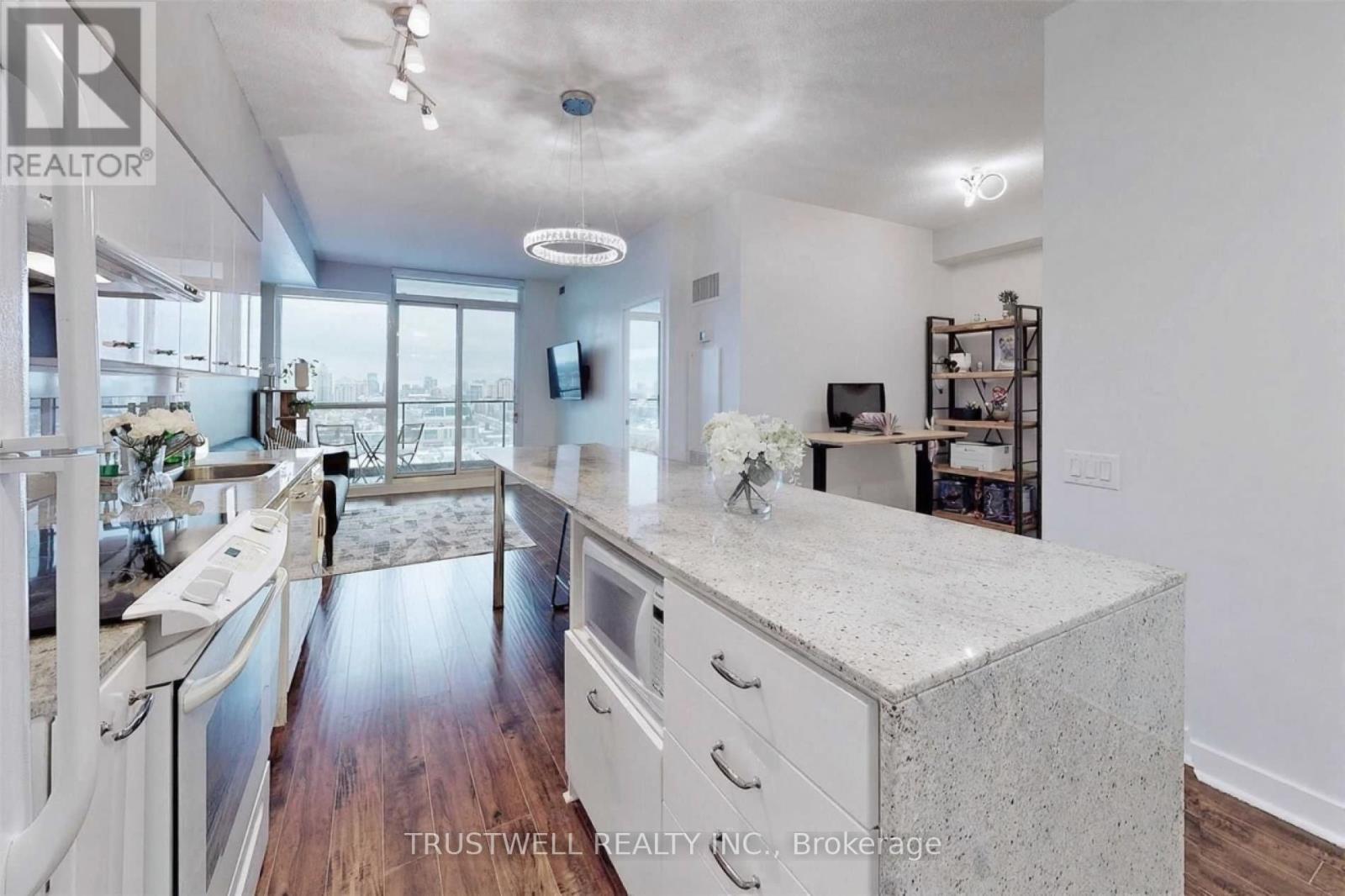 2808 - 33 Singer Court, Toronto, Ontario  M2K 0B4 - Photo 2 - C12898246