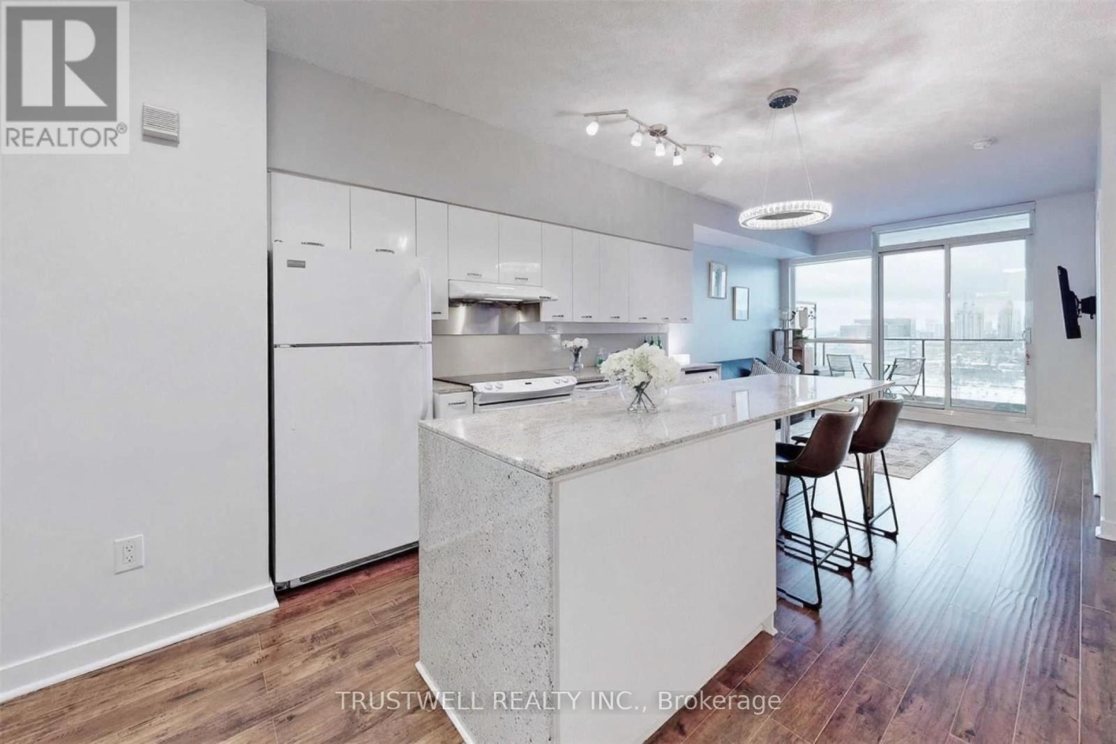 2808 - 33 Singer Court, Toronto, Ontario  M2K 0B4 - Photo 3 - C12898246