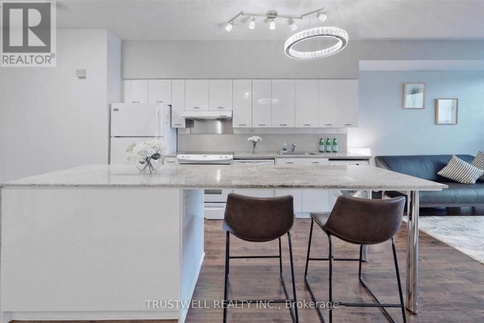 2808 - 33 Singer Court, Toronto, Ontario  M2K 0B4 - Photo 4 - C12898246