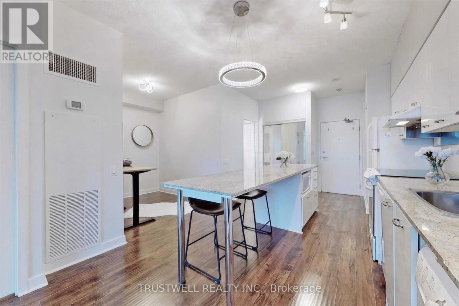 2808 - 33 Singer Court, Toronto, Ontario  M2K 0B4 - Photo 5 - C12898246