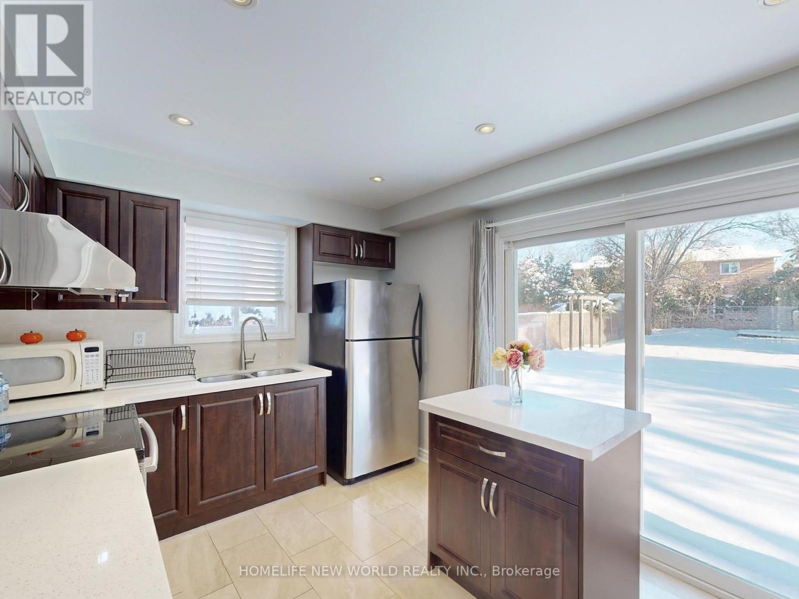 257 Cherokee Boulevard, Toronto, Ontario  M2H 2J9 - Photo 11 - C12898248