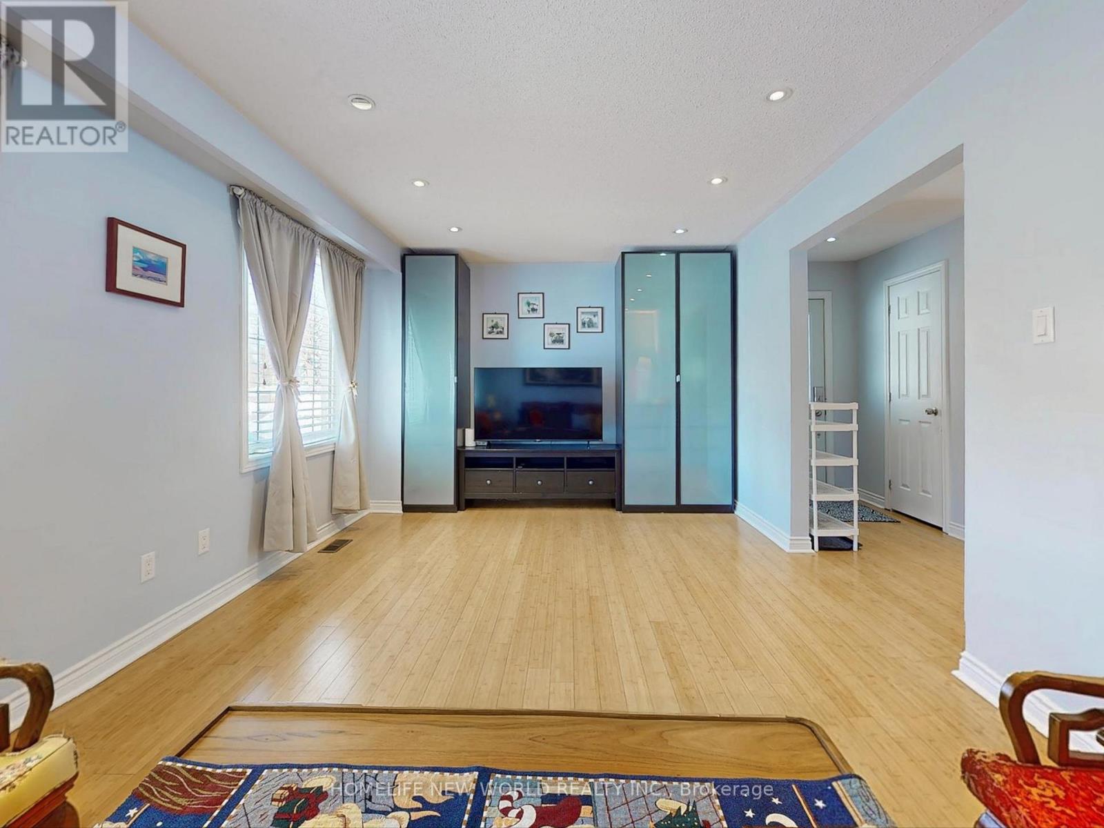 257 Cherokee Boulevard, Toronto, Ontario  M2H 2J9 - Photo 7 - C12898248