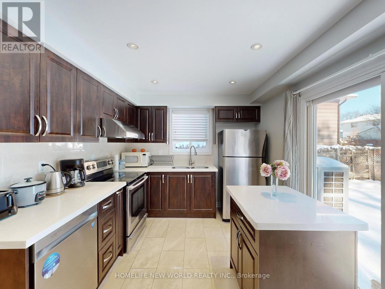 257 Cherokee Boulevard, Toronto, Ontario  M2H 2J9 - Photo 9 - C12898248