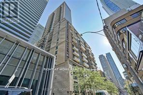 404 - 35 HAYDEN STREET, Toronto, Ontario