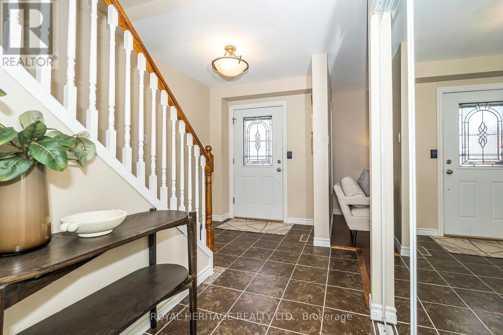 11 Humphrey Drive, Ajax, Ontario  L1S 4Z8 - Photo 4 - E12898276