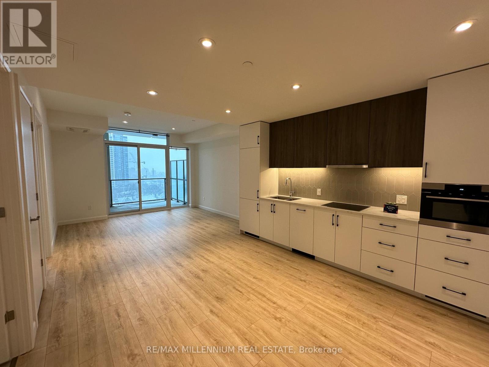 1006 - 741 King Street W, Kitchener, Ontario  N2G 0E9 - Photo 4 - X12895266