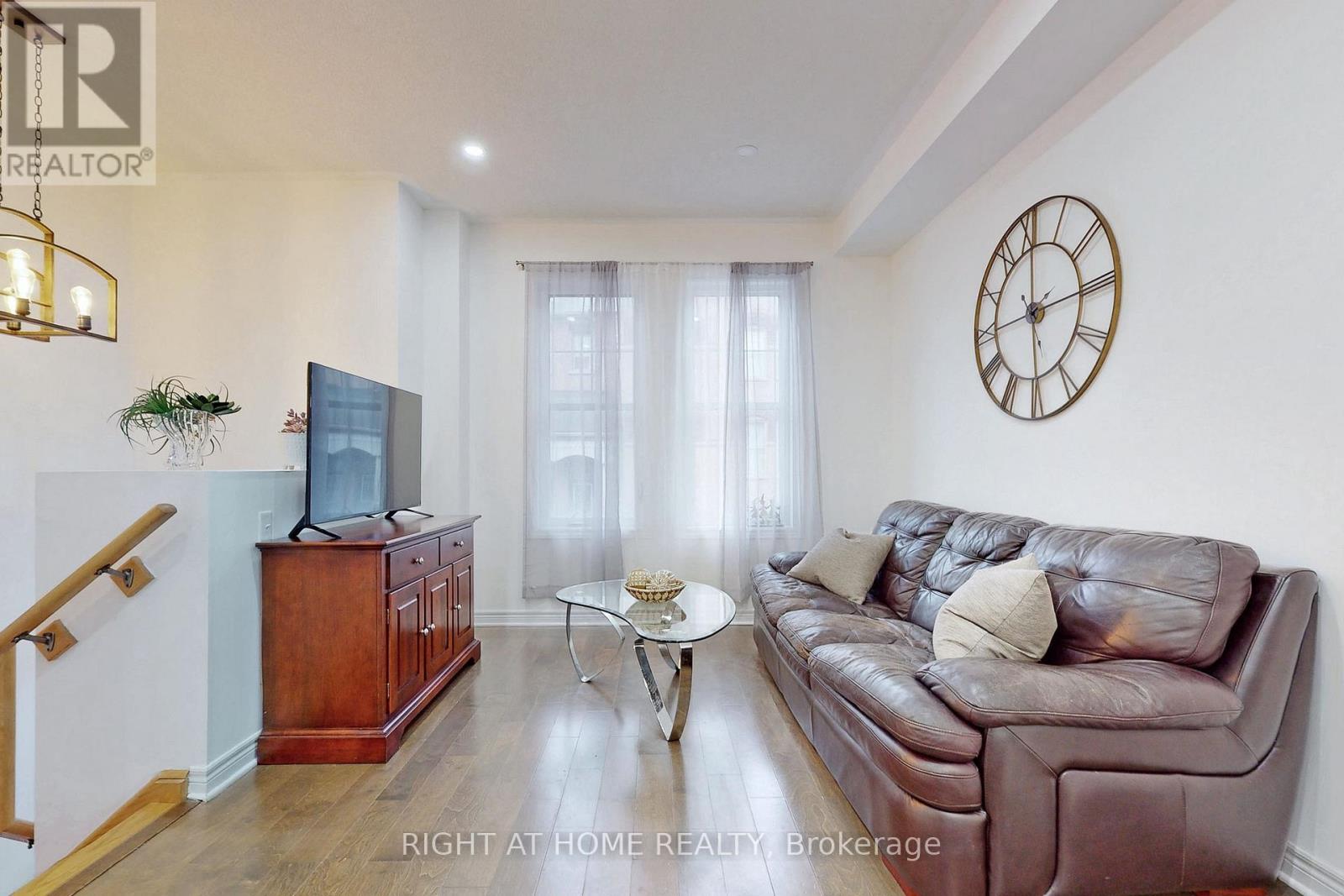 3 - 10 Porter Avenue W, Vaughan, Ontario  L4L 0H1 - Photo 7 - N12898232