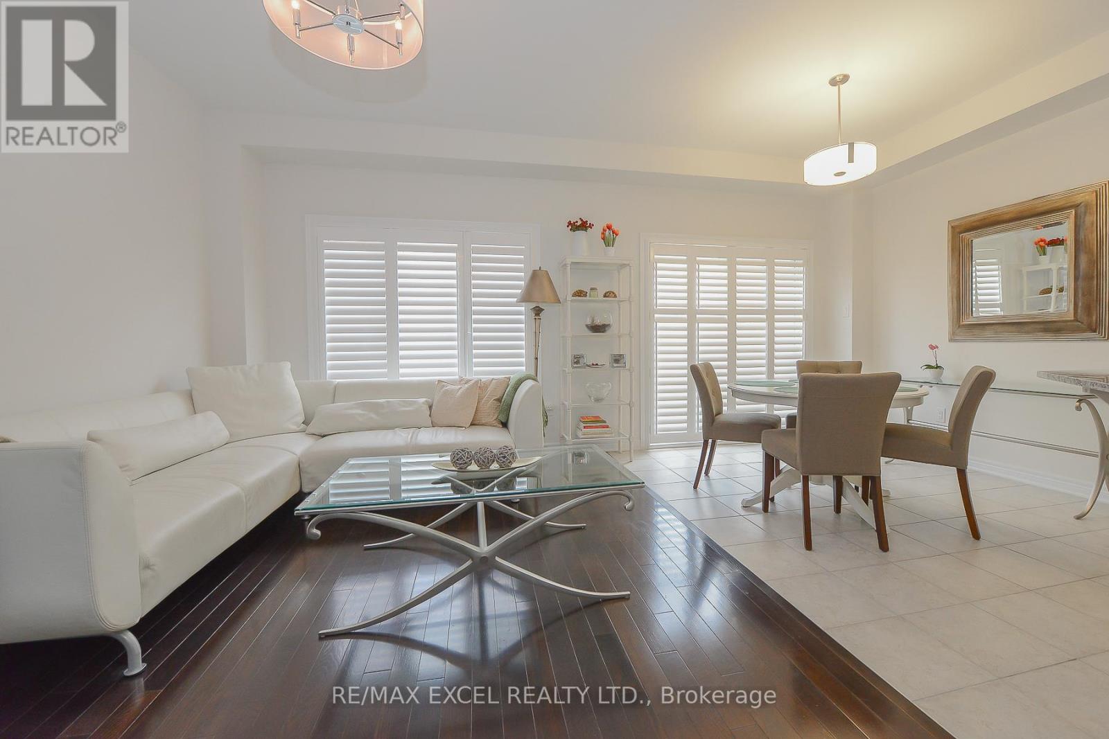 108 Rougeview Park Crescent, Markham, Ontario  L6E 0P9 - Photo 2 - N12898238