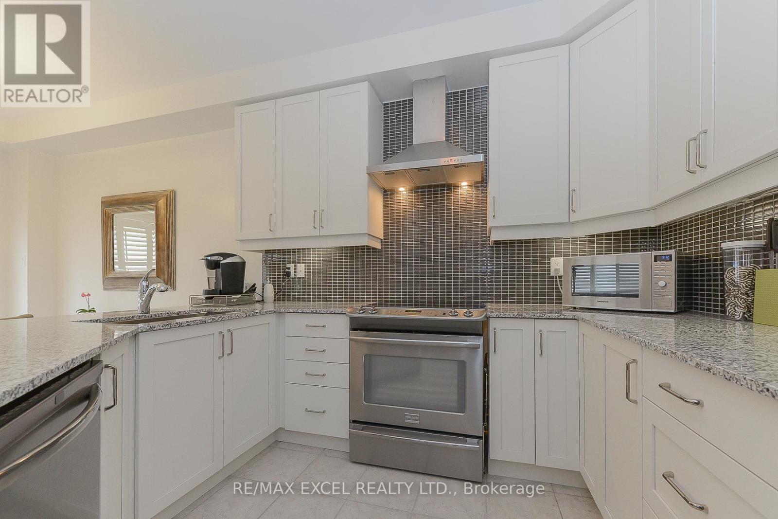 108 Rougeview Park Crescent, Markham, Ontario  L6E 0P9 - Photo 3 - N12898238