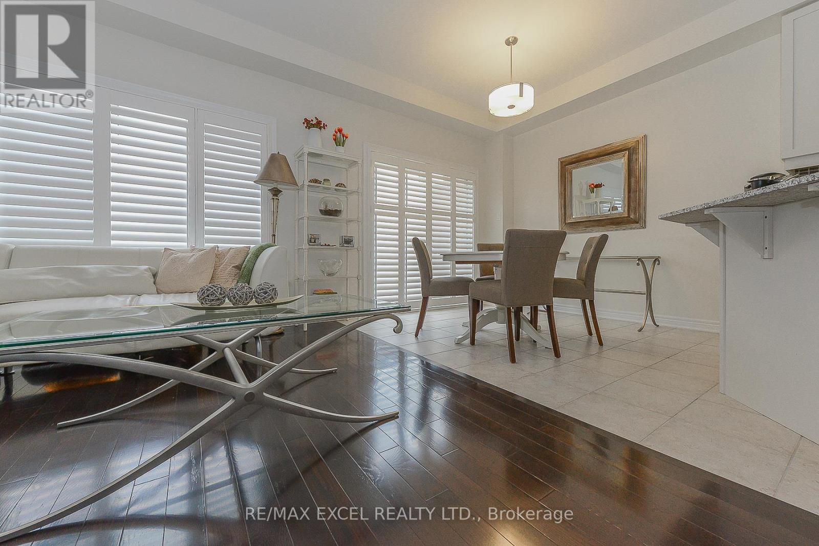 108 Rougeview Park Crescent, Markham, Ontario  L6E 0P9 - Photo 4 - N12898238