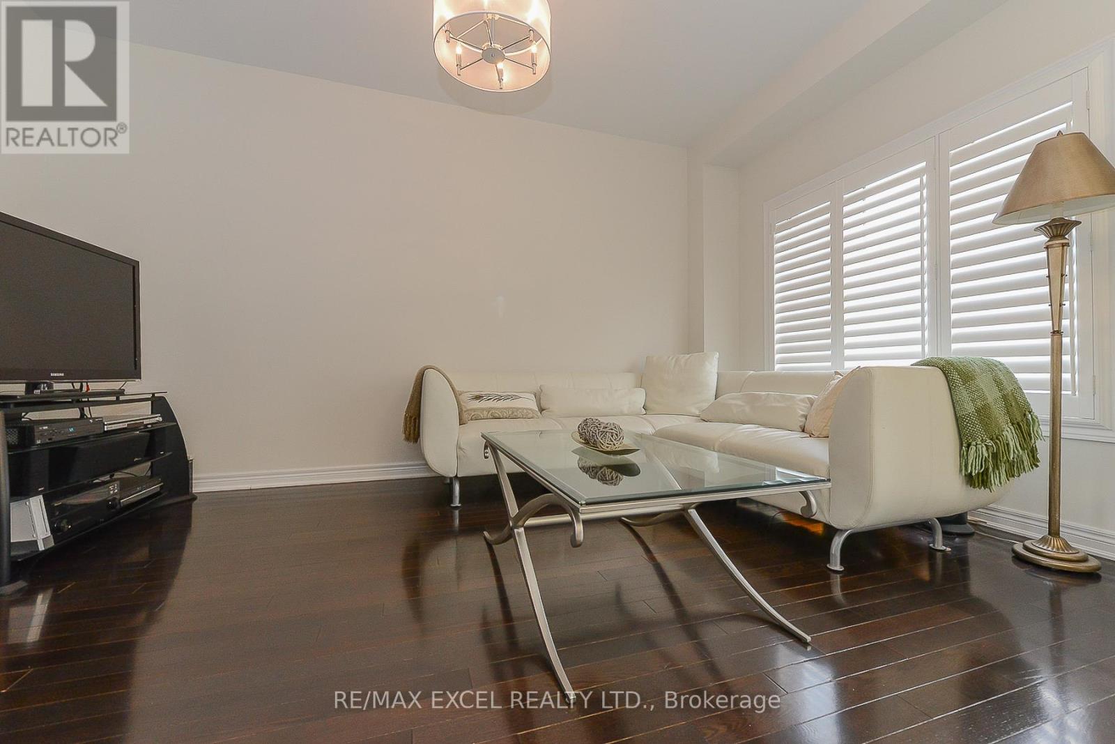 108 Rougeview Park Crescent, Markham, Ontario  L6E 0P9 - Photo 5 - N12898238