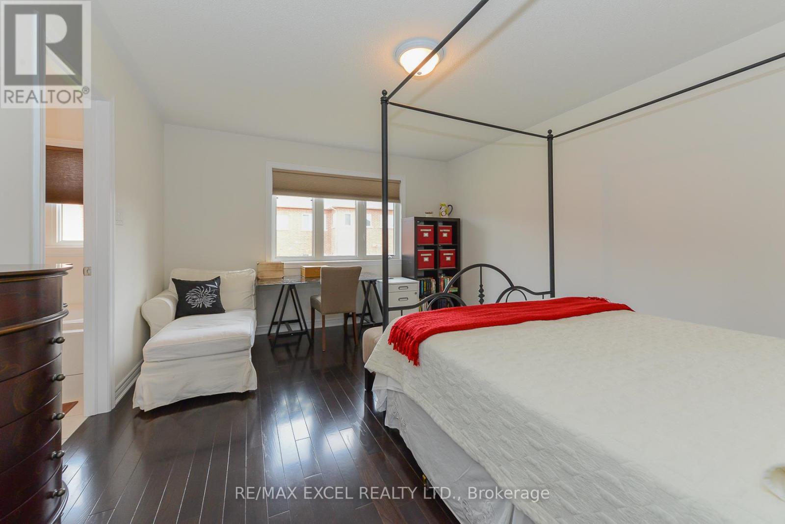 108 Rougeview Park Crescent, Markham, Ontario  L6E 0P9 - Photo 9 - N12898238