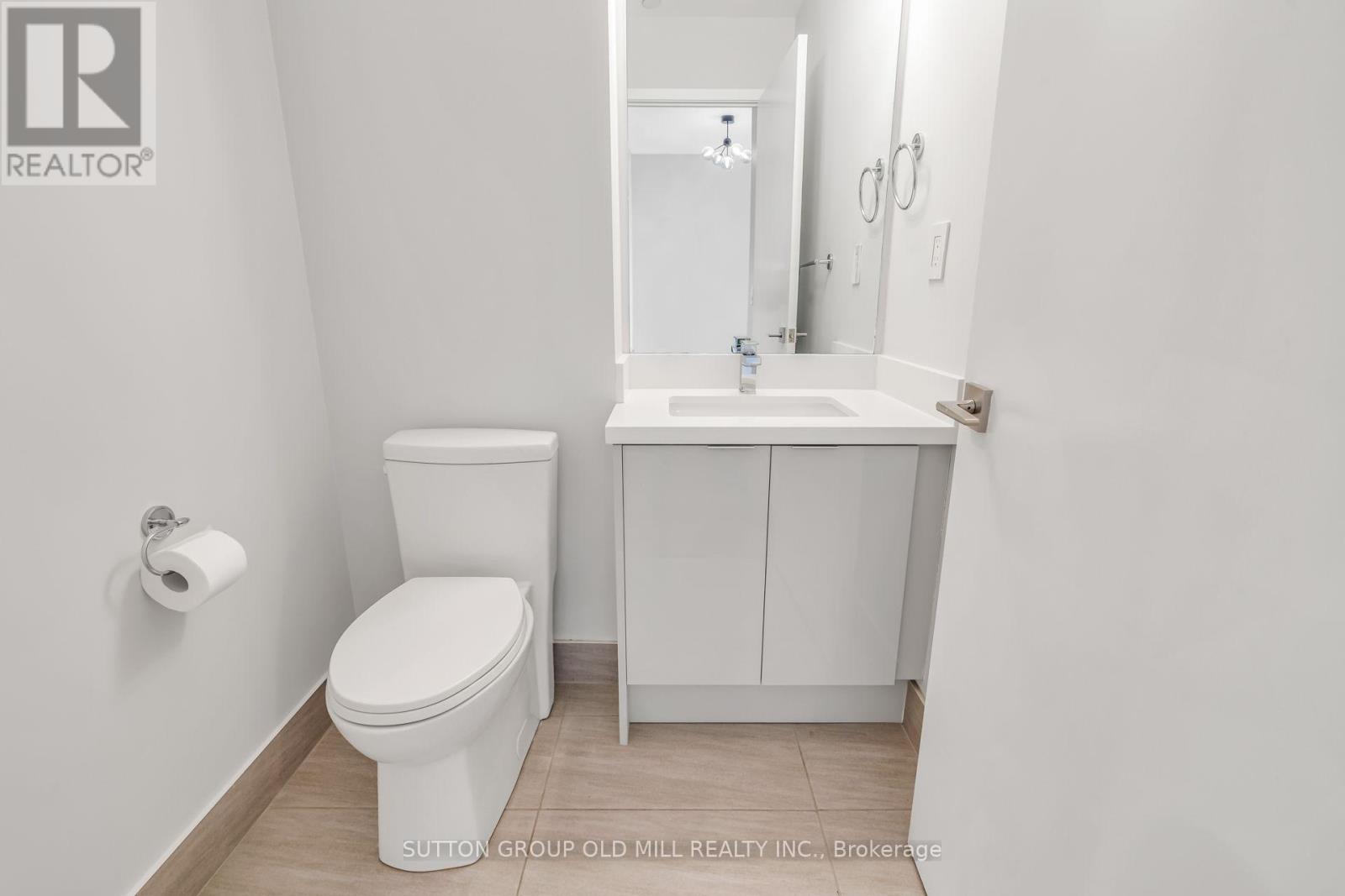 401 - 2916 Highway 7, Vaughan, Ontario  L4K 0K6 - Photo 10 - N12898298