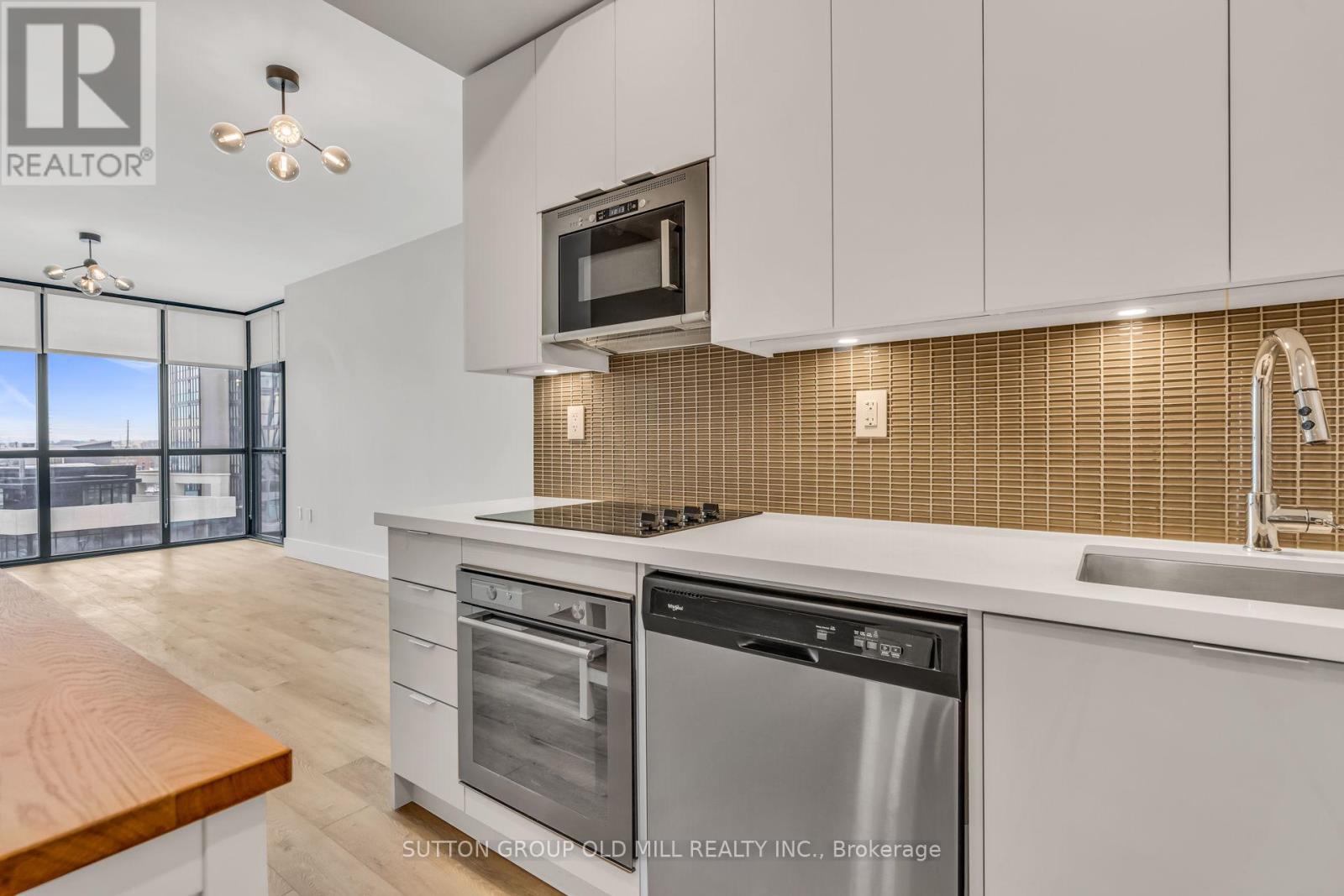 401 - 2916 Highway 7, Vaughan, Ontario  L4K 0K6 - Photo 3 - N12898298