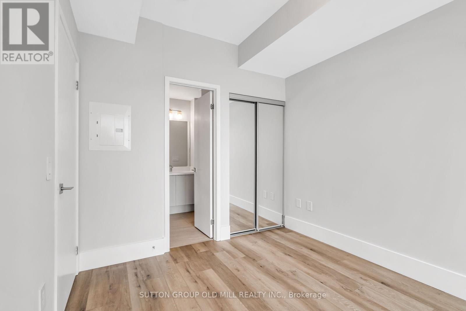 401 - 2916 Highway 7, Vaughan, Ontario  L4K 0K6 - Photo 8 - N12898298