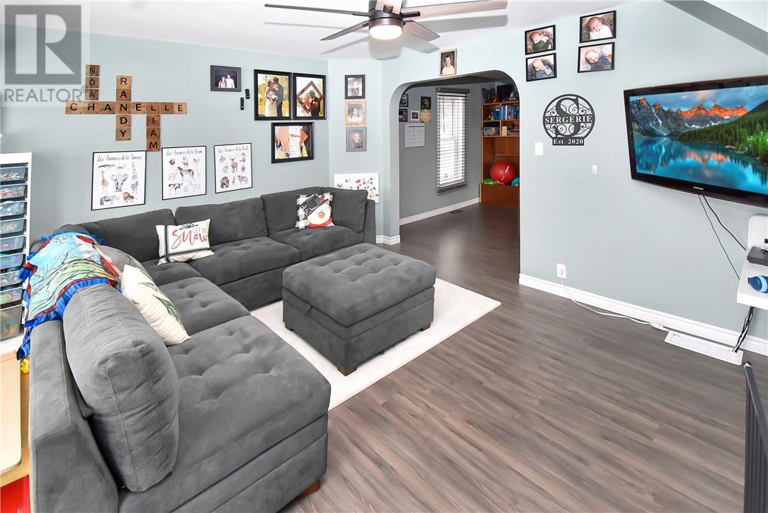 47 Second Ave, Coniston, Ontario  P0M 1M0 - Photo 10 - 2126843