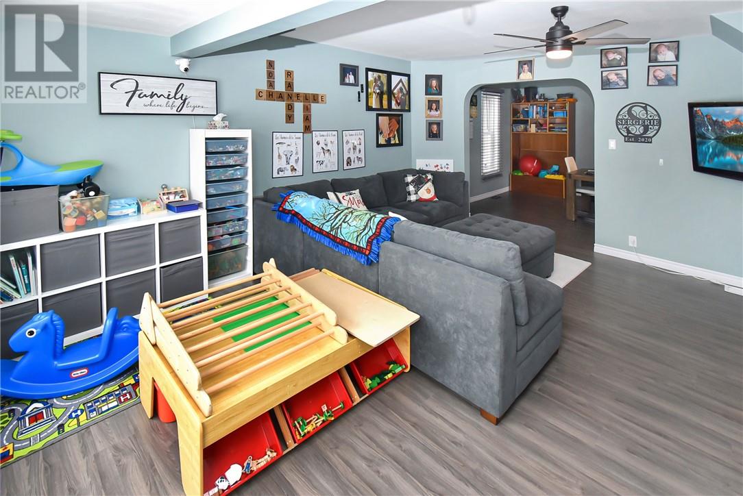 47 Second Ave, Coniston, Ontario  P0M 1M0 - Photo 11 - 2126843