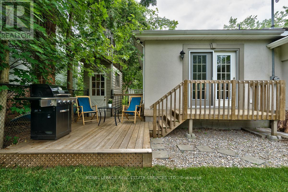 3423 Lakeshore Road, Burlington, Ontario  L7N 1B5 - Photo 10 - W12883920