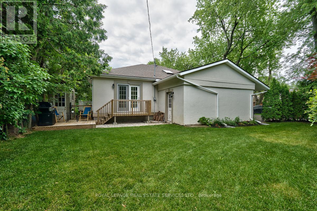 3423 Lakeshore Road, Burlington, Ontario  L7N 1B5 - Photo 11 - W12883920