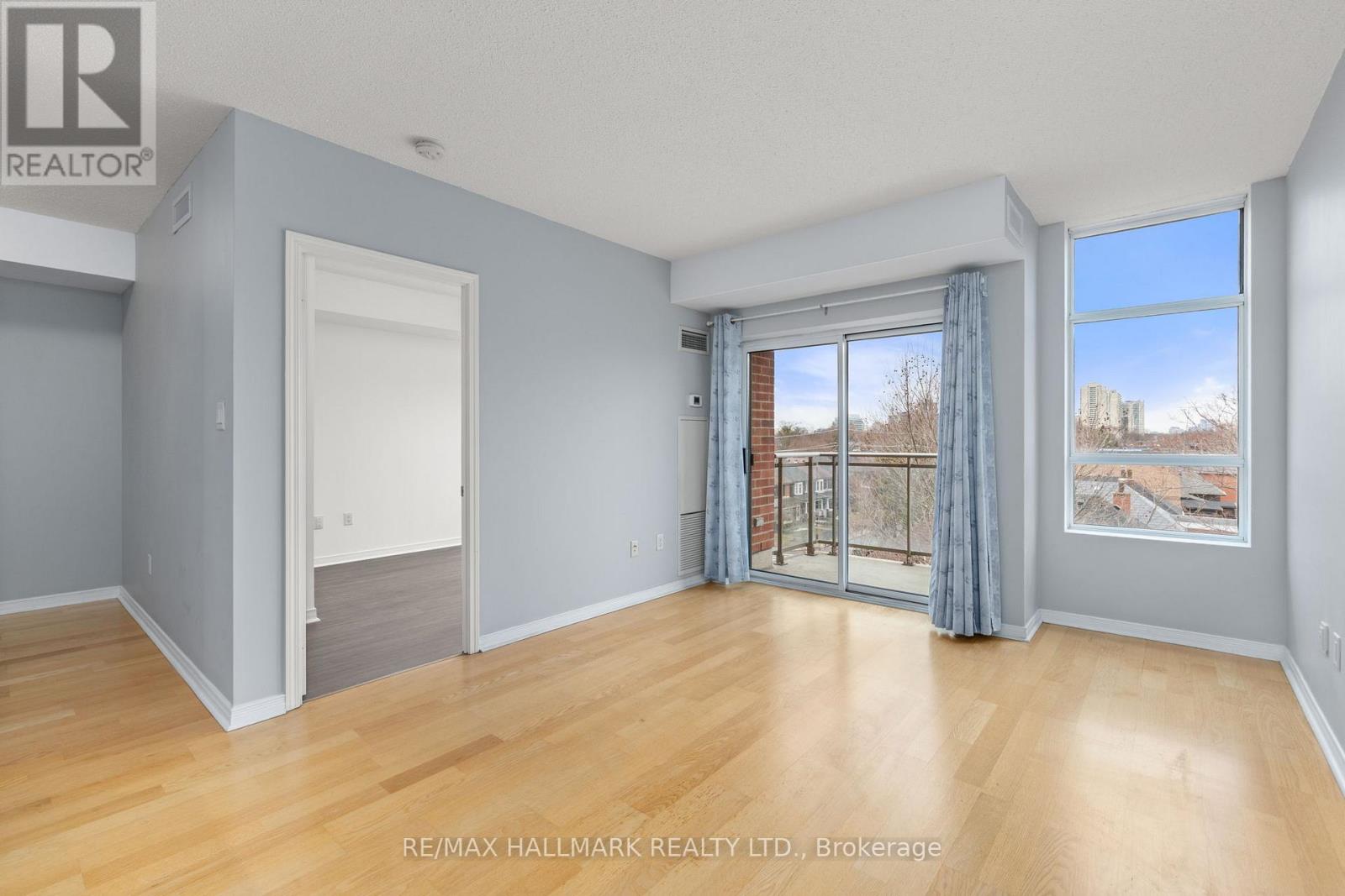 519 - 2495 Dundas Street W, Toronto, Ontario  M6P 1X4 - Photo 12 - W12897698