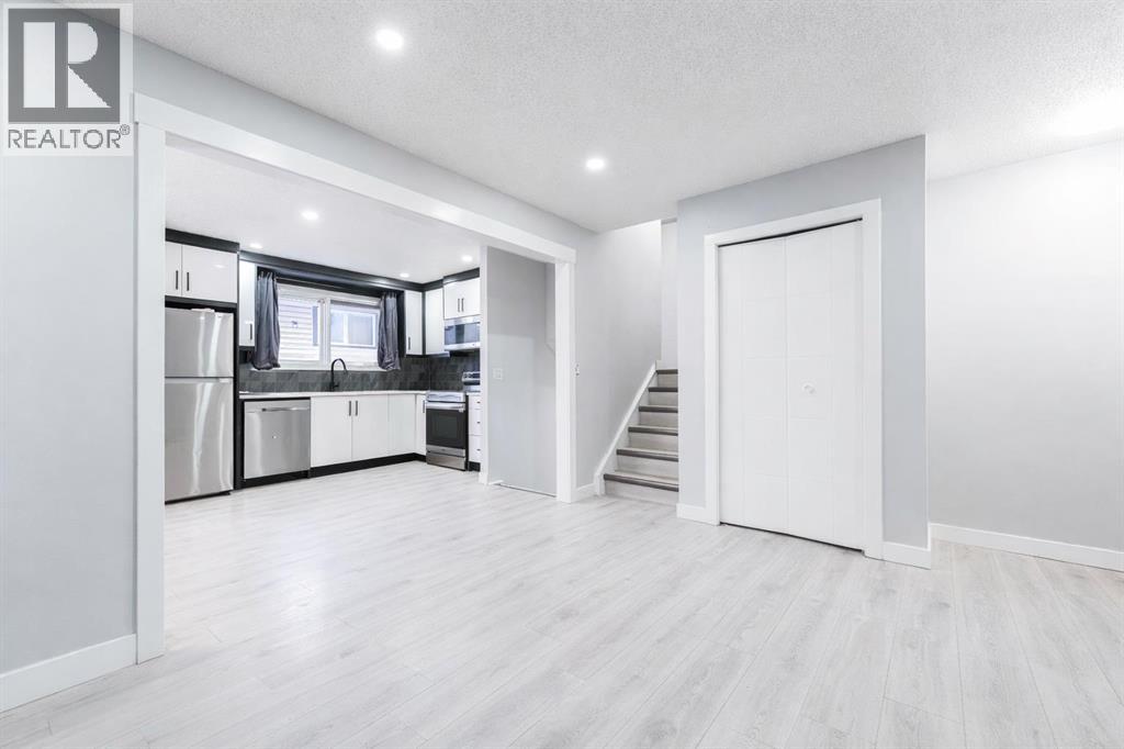 6420 26 Avenue Ne, Calgary, Alberta  T1Y 3V1 - Photo 4 - A2294669