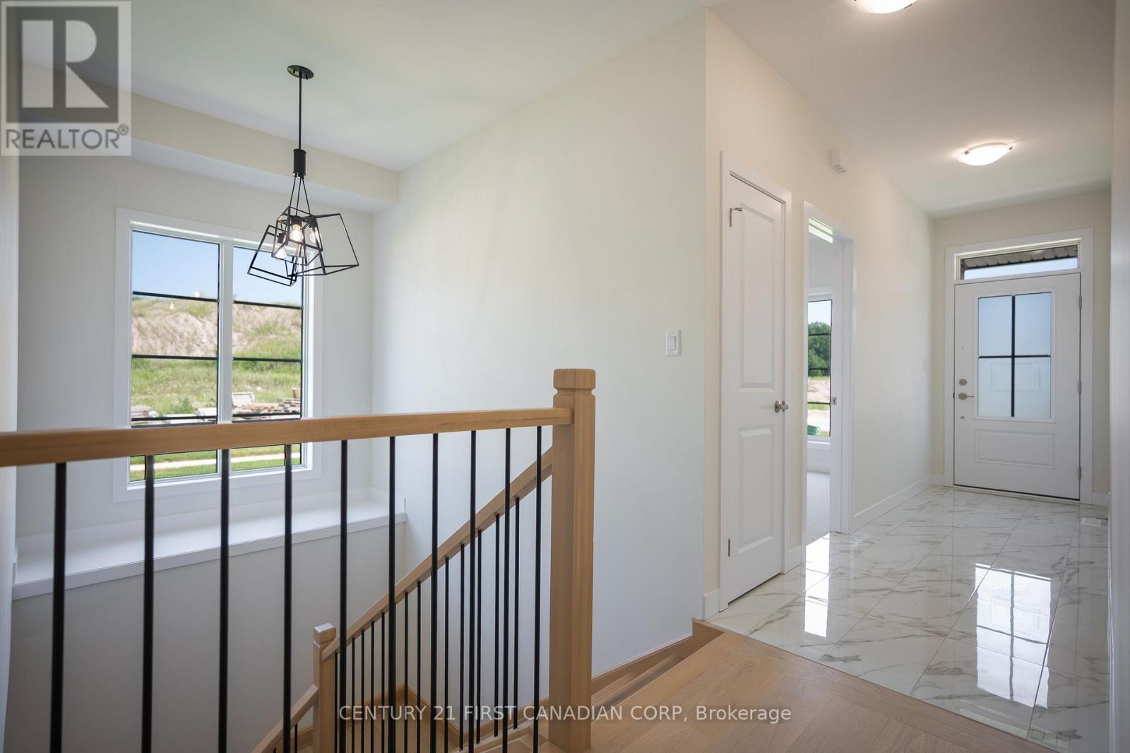 6674 Hayward Drive, London South (South V), Ontario  N6P 0H7 - Photo 5 - X12898358