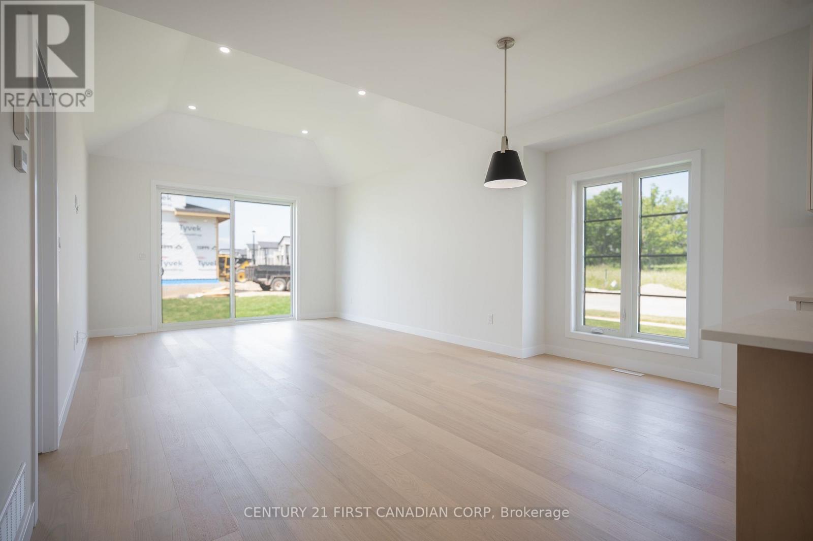 6674 Hayward Drive, London South (South V), Ontario  N6P 0H7 - Photo 9 - X12898358