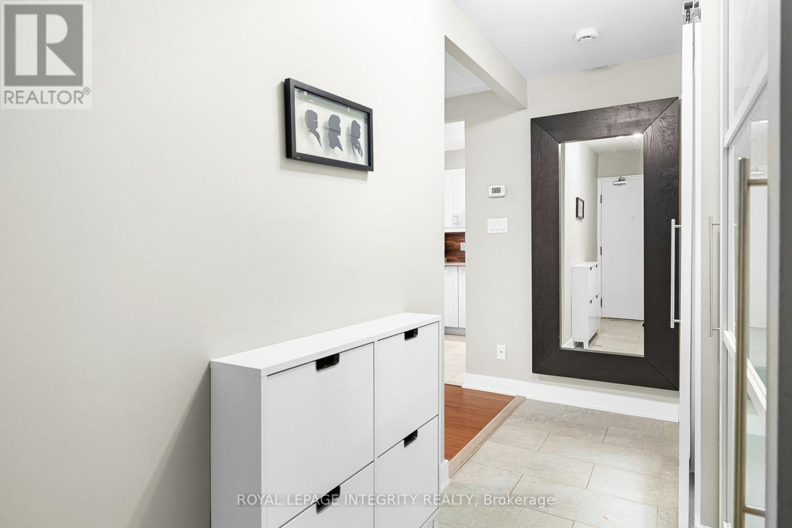 2c - 150 Waverley Street, Ottawa, Ontario  K2P 0V4 - Photo 3 - X12898322