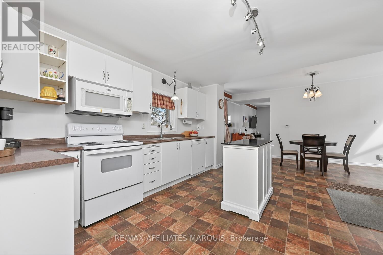 23 Alfred Street, Smiths Falls, Ontario  K7A 4H7 - Photo 12 - X12898352