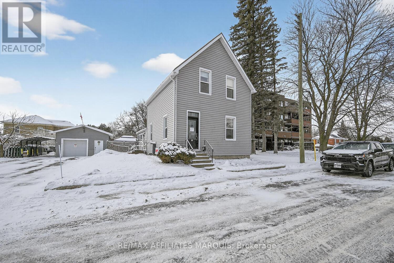 23 Alfred Street, Smiths Falls, Ontario  K7A 4H7 - Photo 2 - X12898352