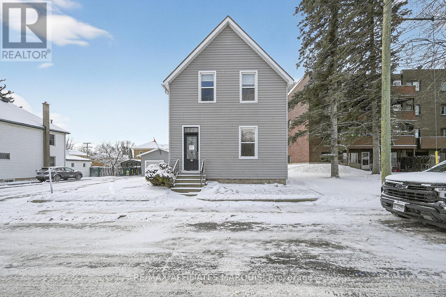 23 Alfred Street, Smiths Falls, Ontario  K7A 4H7 - Photo 3 - X12898352