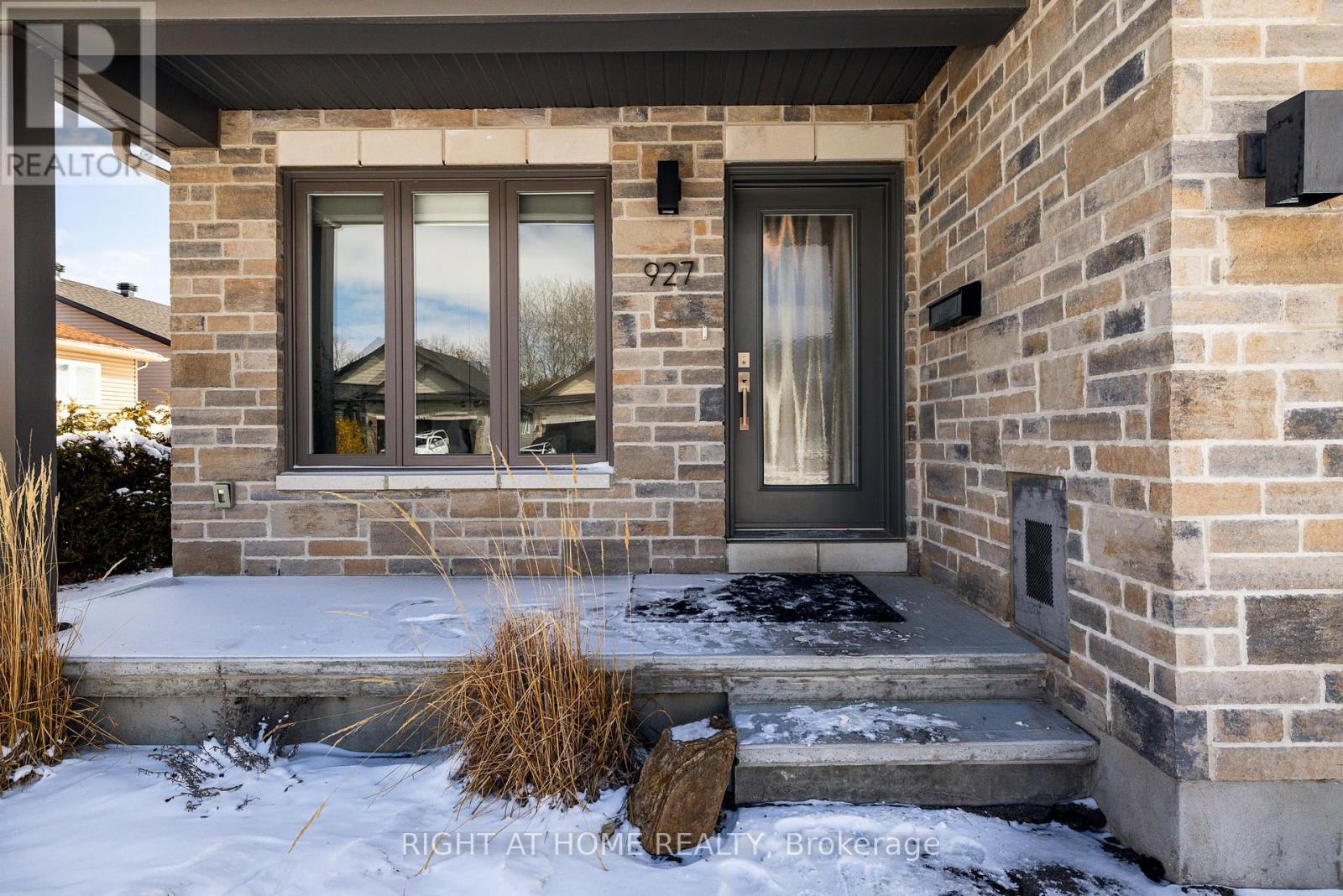 927 Leishman Drive, Mississippi Mills, Ontario  K0A 1A0 - Photo 2 - X12898374