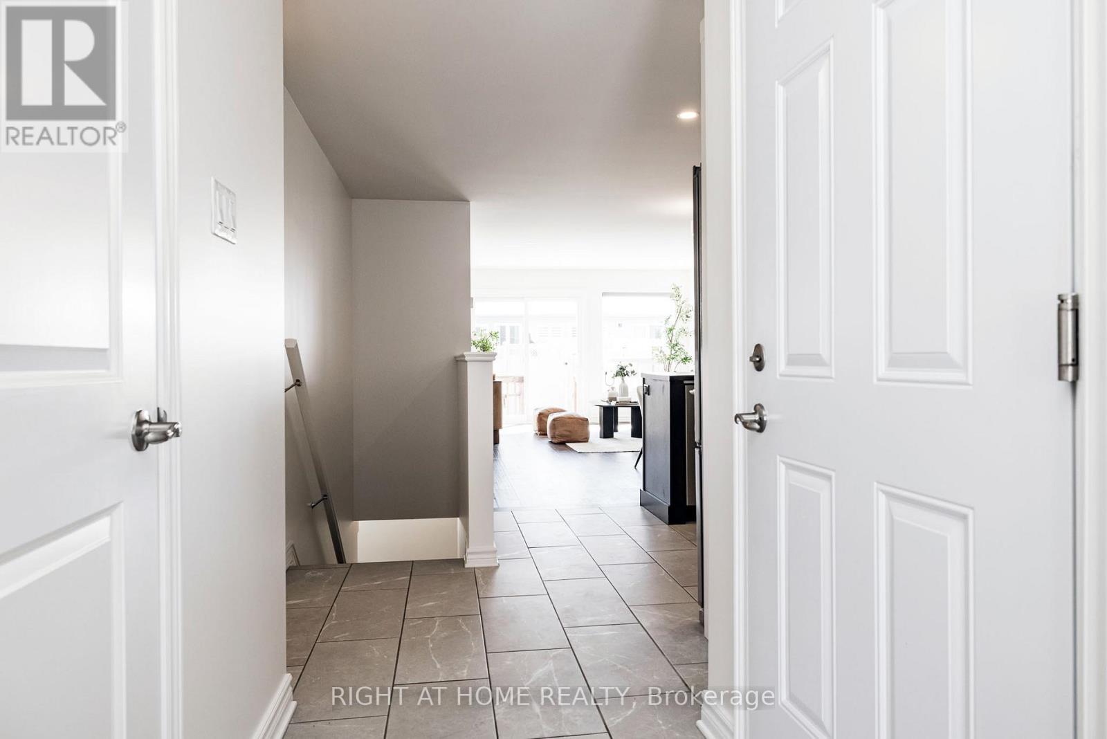 927 Leishman Drive, Mississippi Mills, Ontario  K0A 1A0 - Photo 5 - X12898374