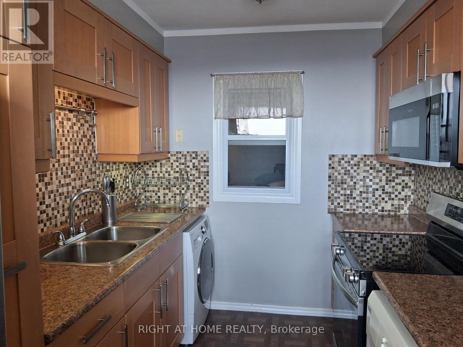 1010 - 235 Grandravine Drive, Toronto (Glenfield-Jane Heights), Ontario  M3N 1J2 - Photo 11 - W12859560