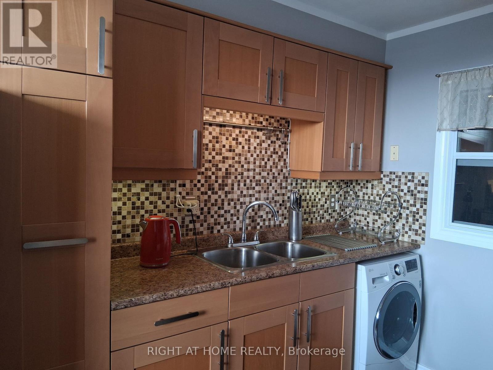 1010 - 235 Grandravine Drive, Toronto (Glenfield-Jane Heights), Ontario  M3N 1J2 - Photo 13 - W12859560