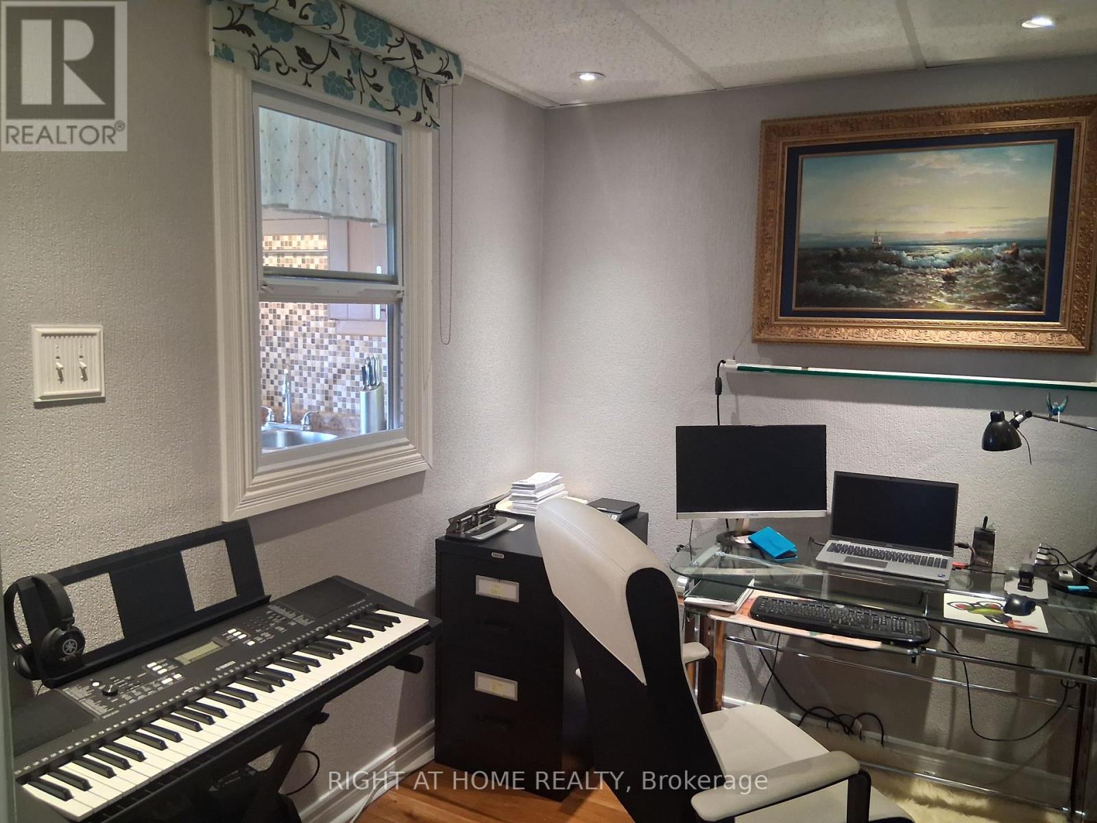 1010 - 235 Grandravine Drive, Toronto (Glenfield-Jane Heights), Ontario  M3N 1J2 - Photo 29 - W12859560