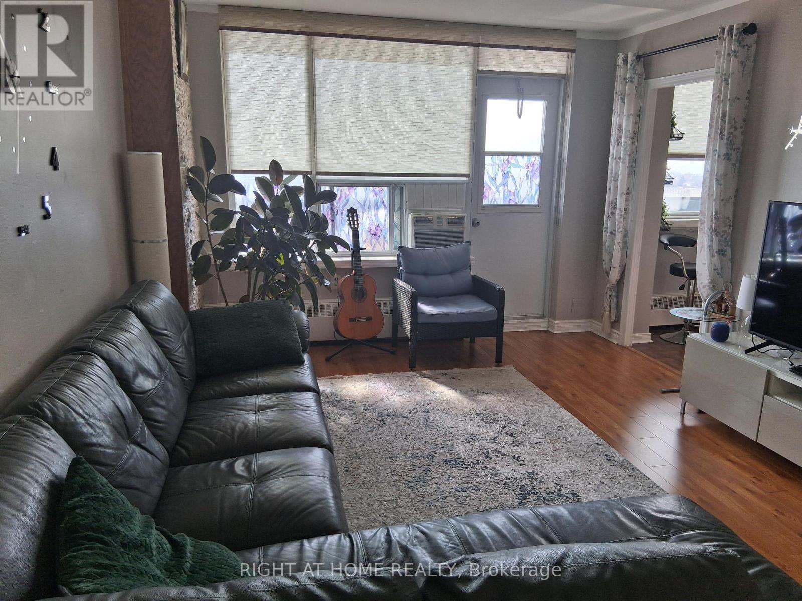 1010 - 235 Grandravine Drive, Toronto (Glenfield-Jane Heights), Ontario  M3N 1J2 - Photo 9 - W12859560