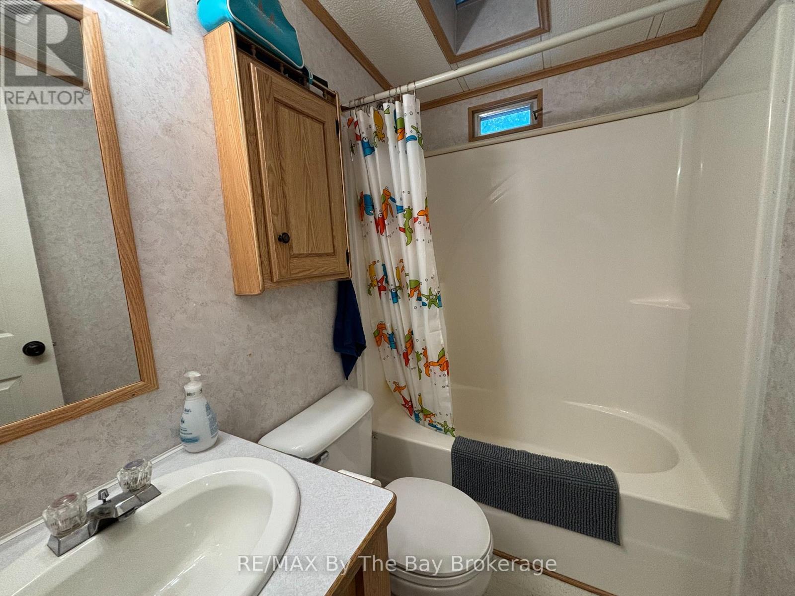 154 - 85 Theme Park Drive, Wasaga Beach, Ontario  L9Z 1X7 - Photo 37 - S12898318