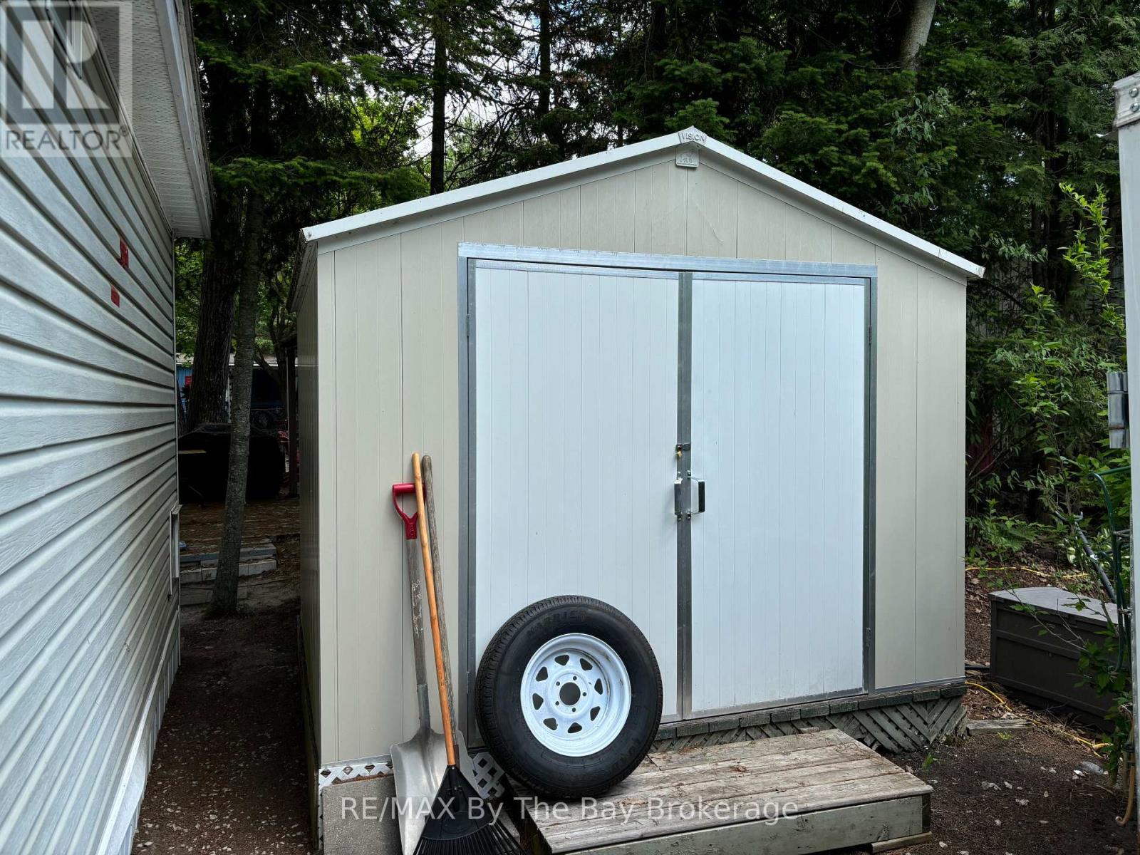 154 - 85 Theme Park Drive, Wasaga Beach, Ontario  L9Z 1X7 - Photo 39 - S12898318