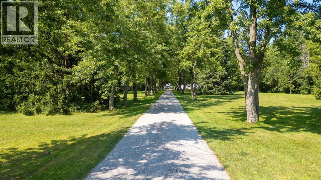 5168 Lakeshore Road, Plympton-Wyoming, Ontario  N0N 1J6 - Photo 3 - 25013568