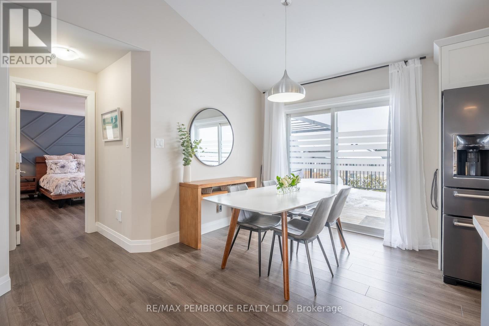 77 Noble Crescent, Petawawa, Ontario  K8H 0G1 - Photo 14 - X12898370