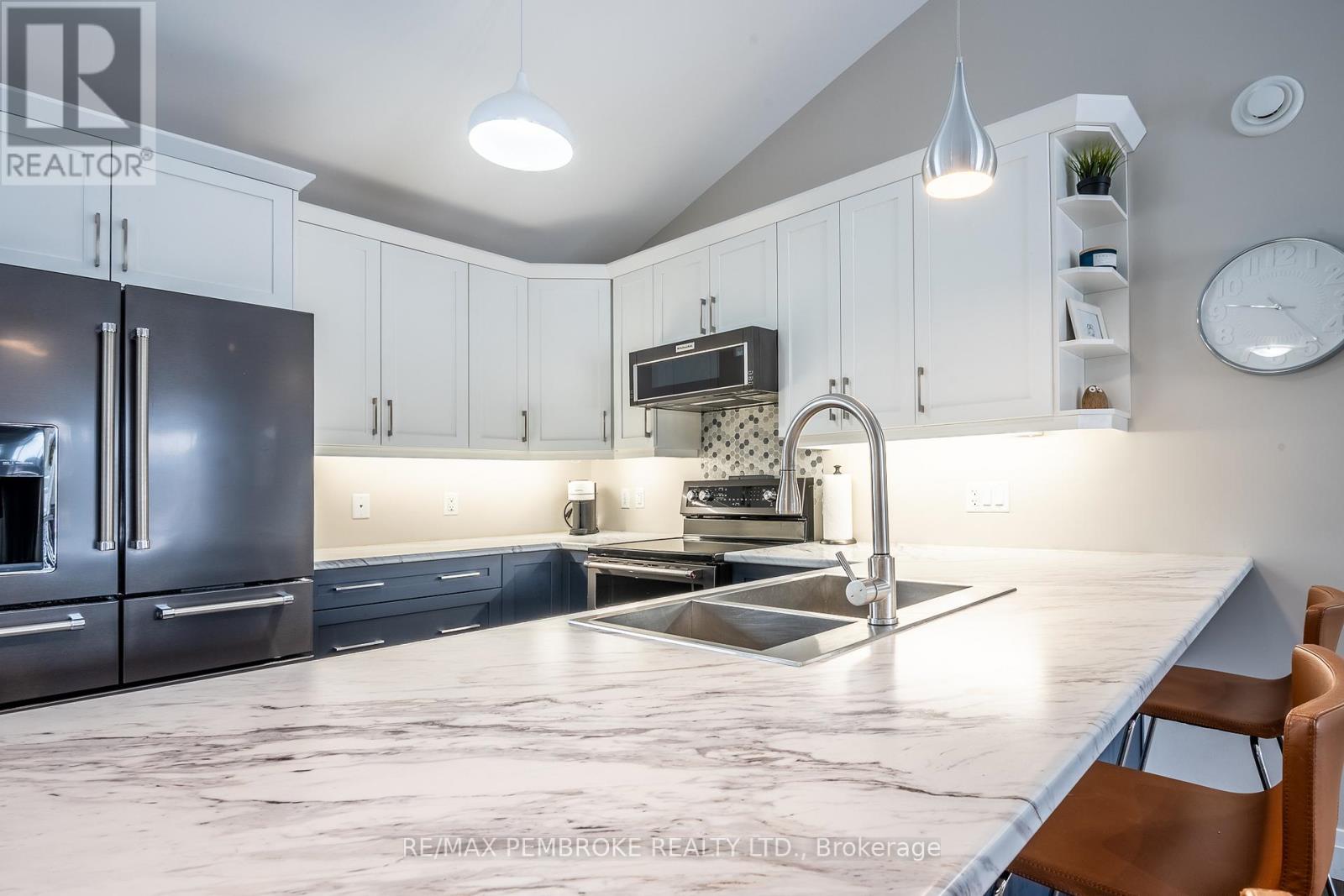 77 Noble Crescent, Petawawa, Ontario  K8H 0G1 - Photo 16 - X12898370