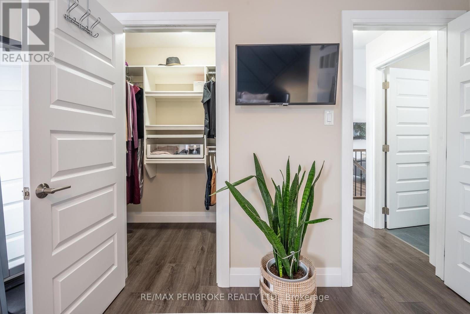 77 Noble Crescent, Petawawa, Ontario  K8H 0G1 - Photo 25 - X12898370