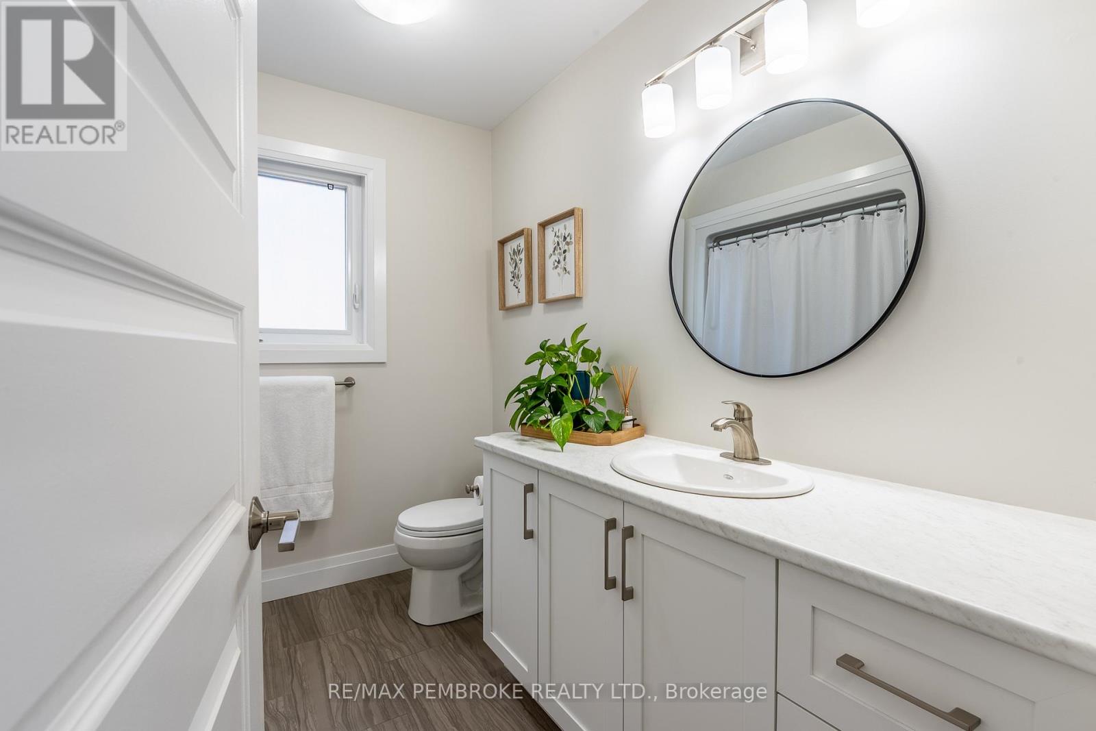 77 Noble Crescent, Petawawa, Ontario  K8H 0G1 - Photo 31 - X12898370