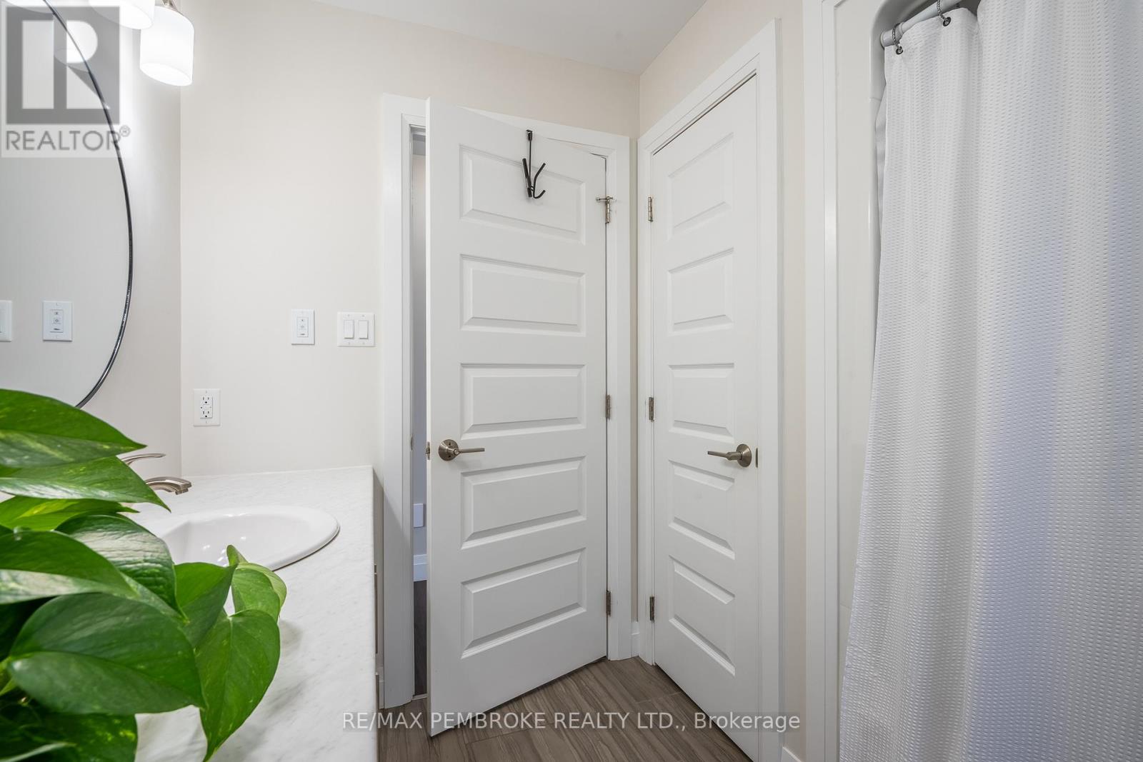 77 Noble Crescent, Petawawa, Ontario  K8H 0G1 - Photo 33 - X12898370