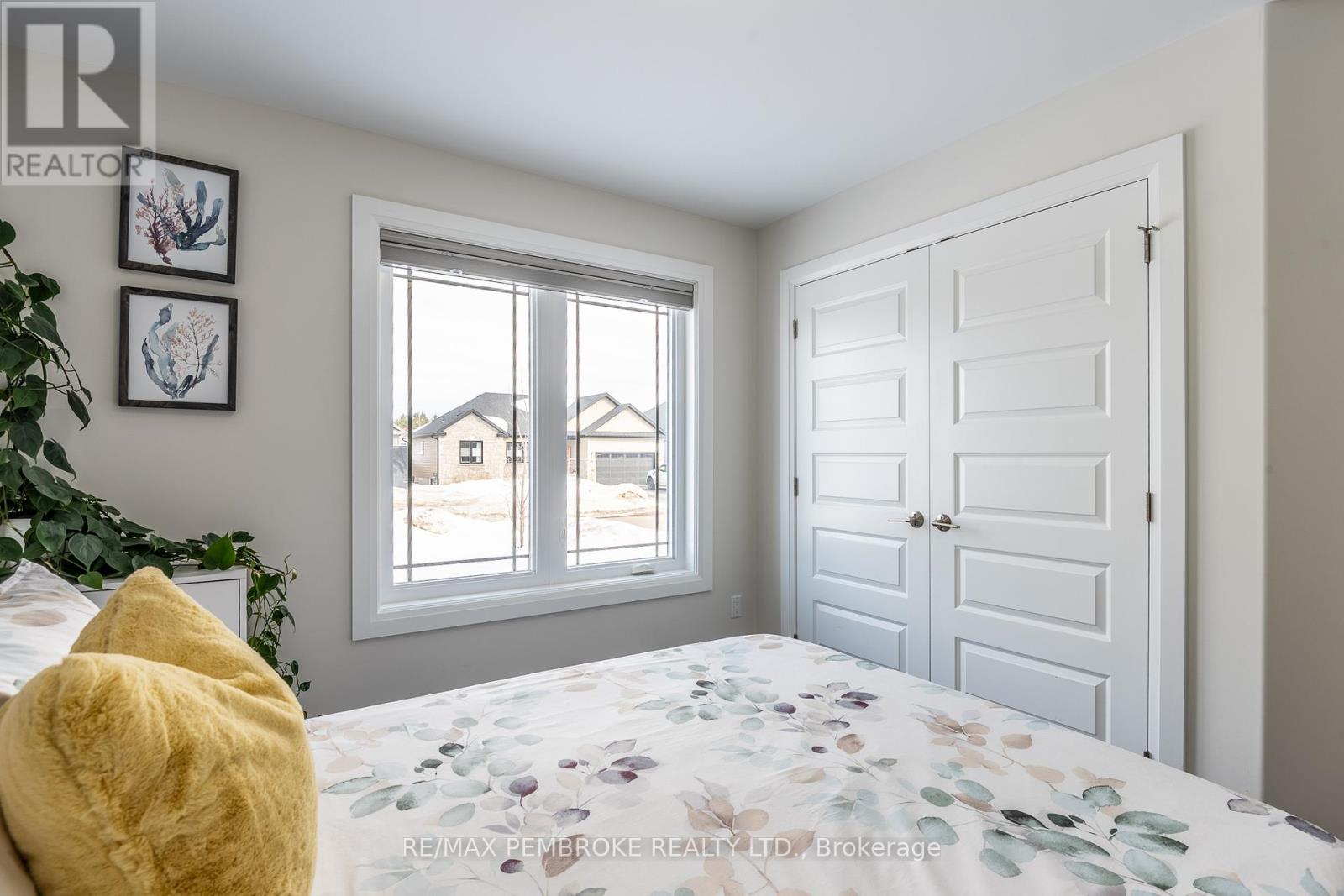 77 Noble Crescent, Petawawa, Ontario  K8H 0G1 - Photo 35 - X12898370