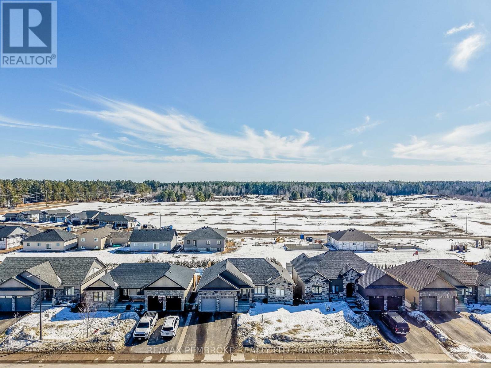 77 Noble Crescent, Petawawa, Ontario  K8H 0G1 - Photo 44 - X12898370